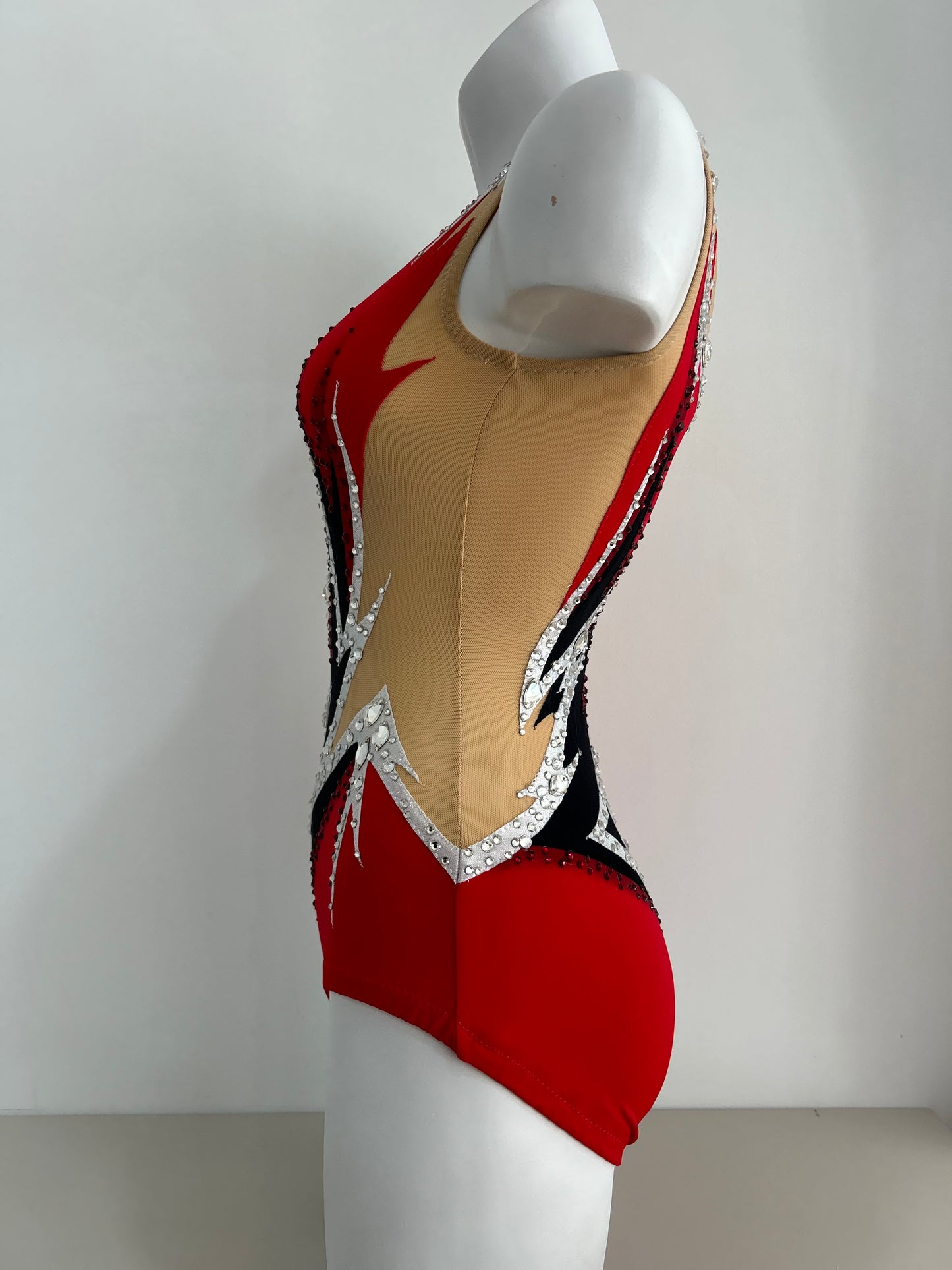Maillot rojo y negro ~ Talla 16