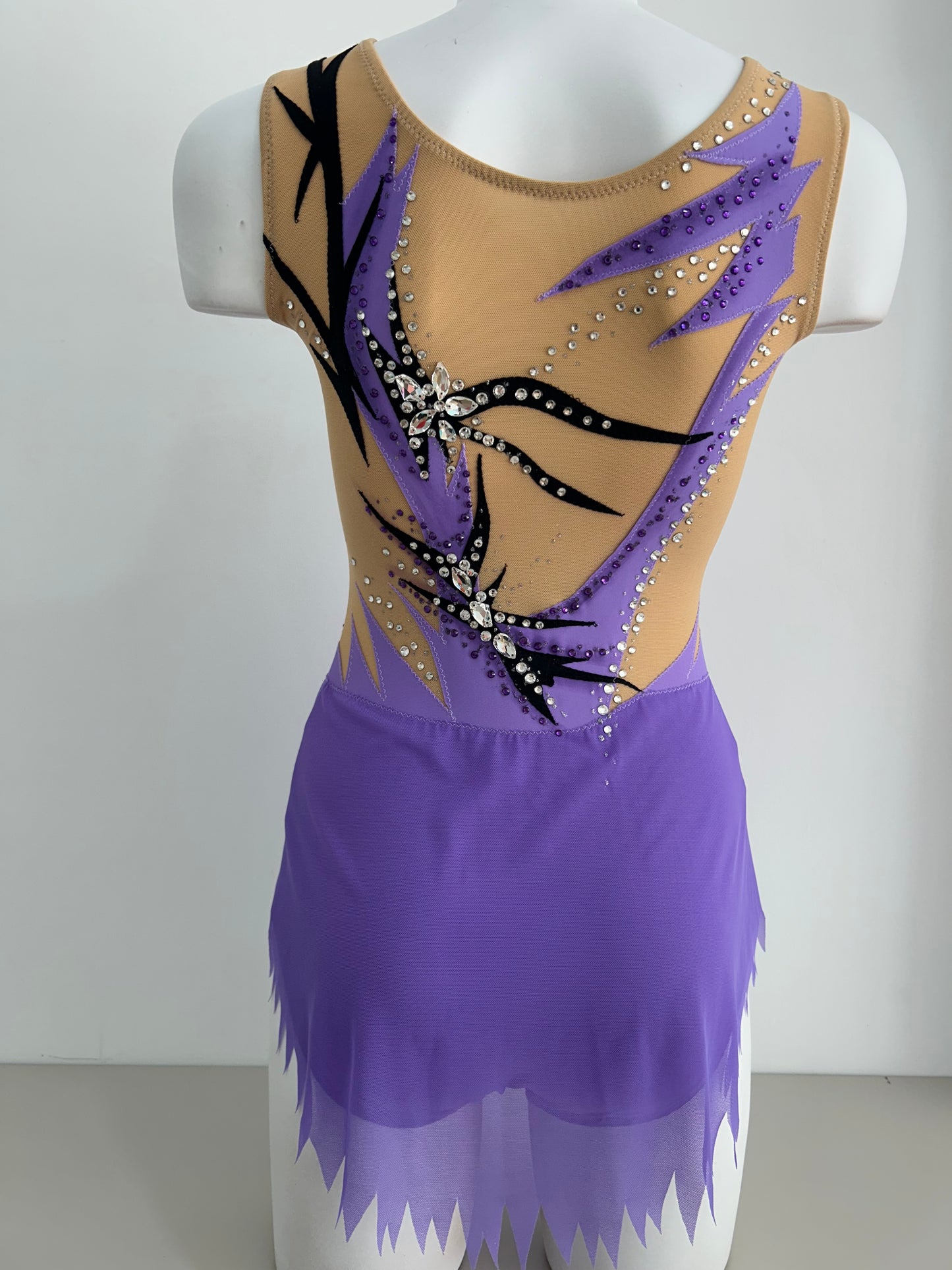 maillot competicion gimnasia ritmica competicion en venta madrid malla mallot maoit mayots gimnasta shaer tienda de gimnasia ritmica y maillots a medida en madrid españa envios elegante lila negro carne falda bonito colorido alegre tul gasa vuelo