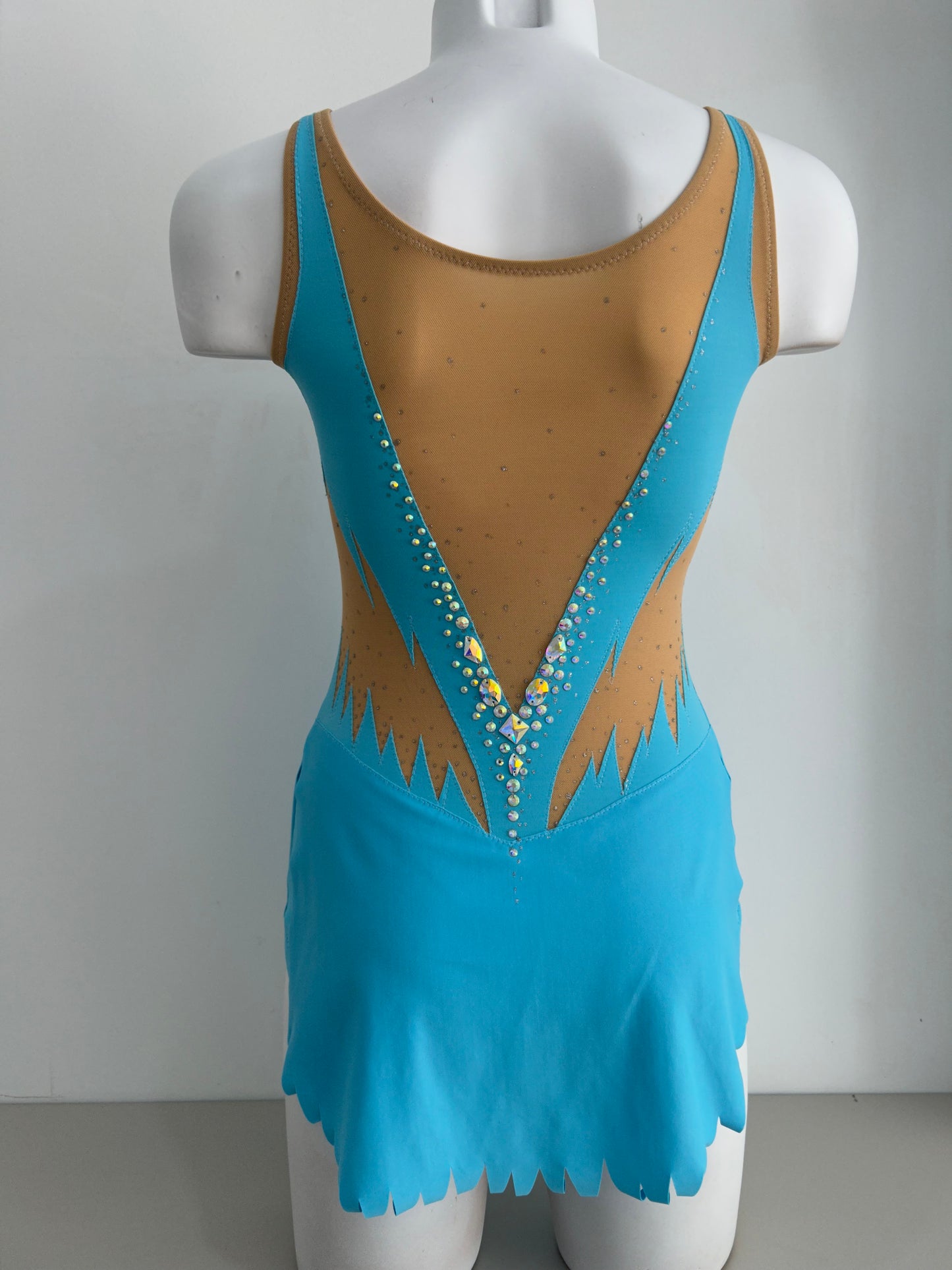 maillot gimnasia ritmica competicion en venta madrid malla mallot maoit mayots gimnasta azul con falda shaer tienda de gimnasia ritmica y maillots a medida en madrid españa envios