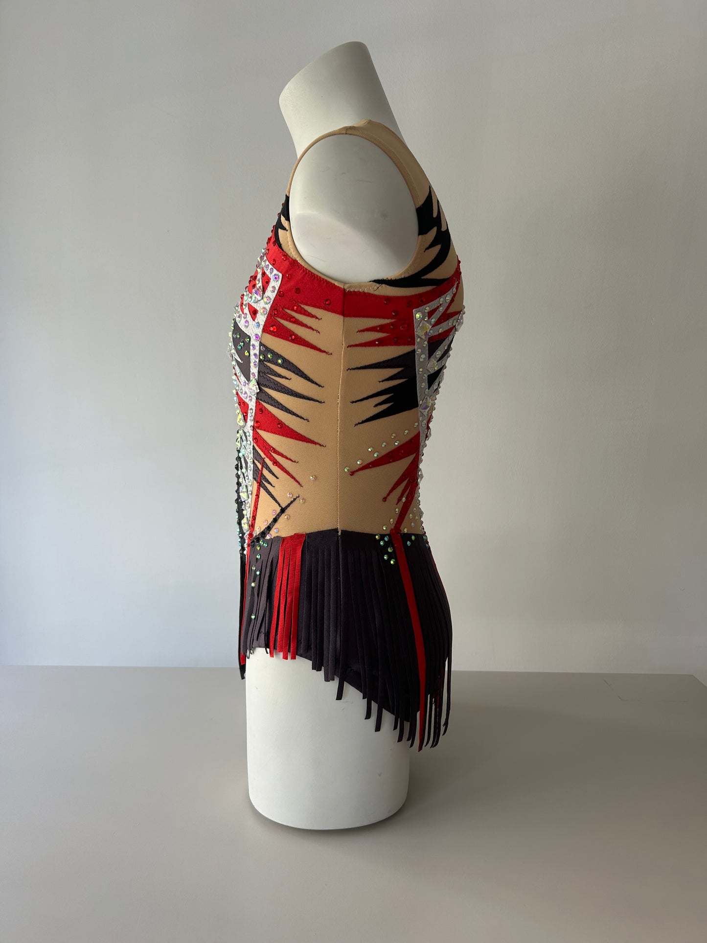 Maillot gris, negro y rojo ~ Talla 14