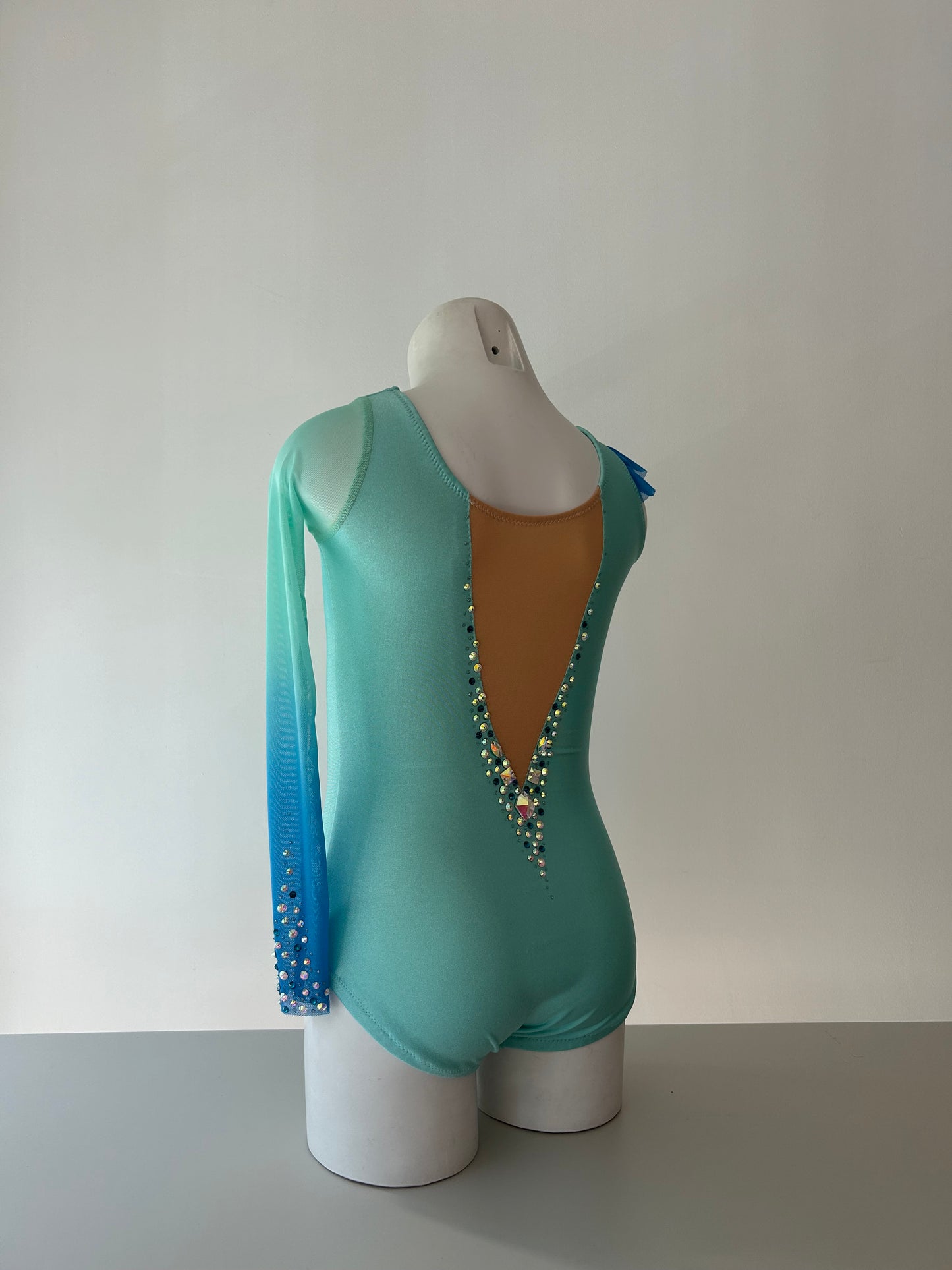 Maillot azul claro degradado ~ Talla 6
