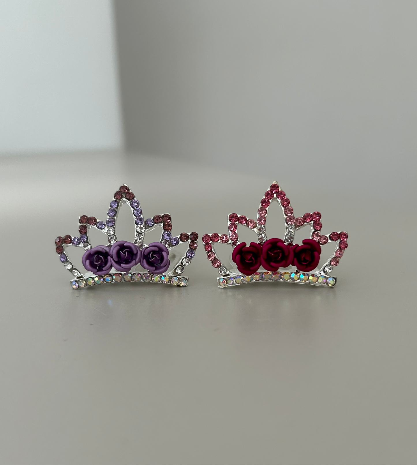 Adorno de moño - coronita metal de flores