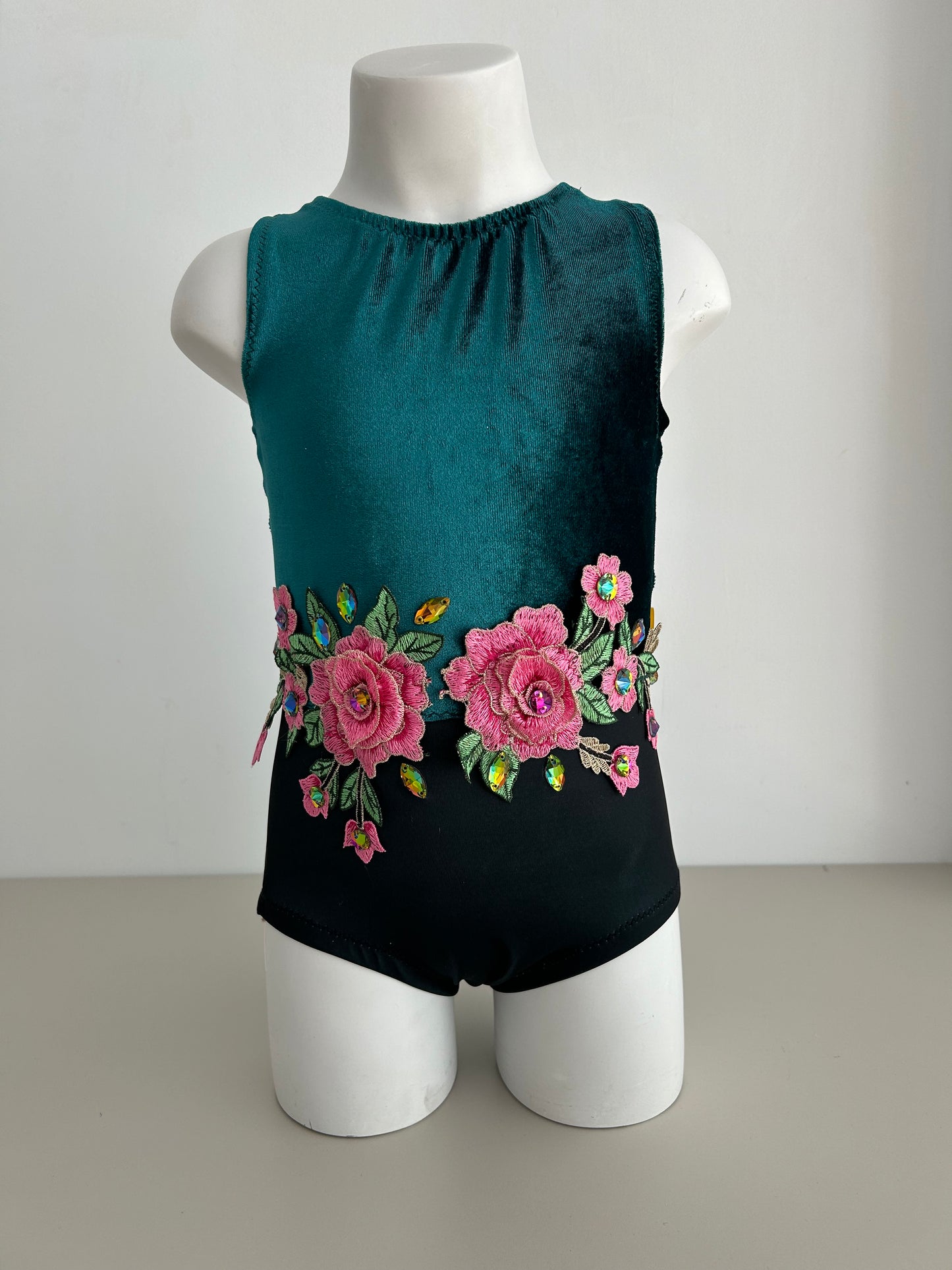 Maillot verde con flores ~ Talla 6