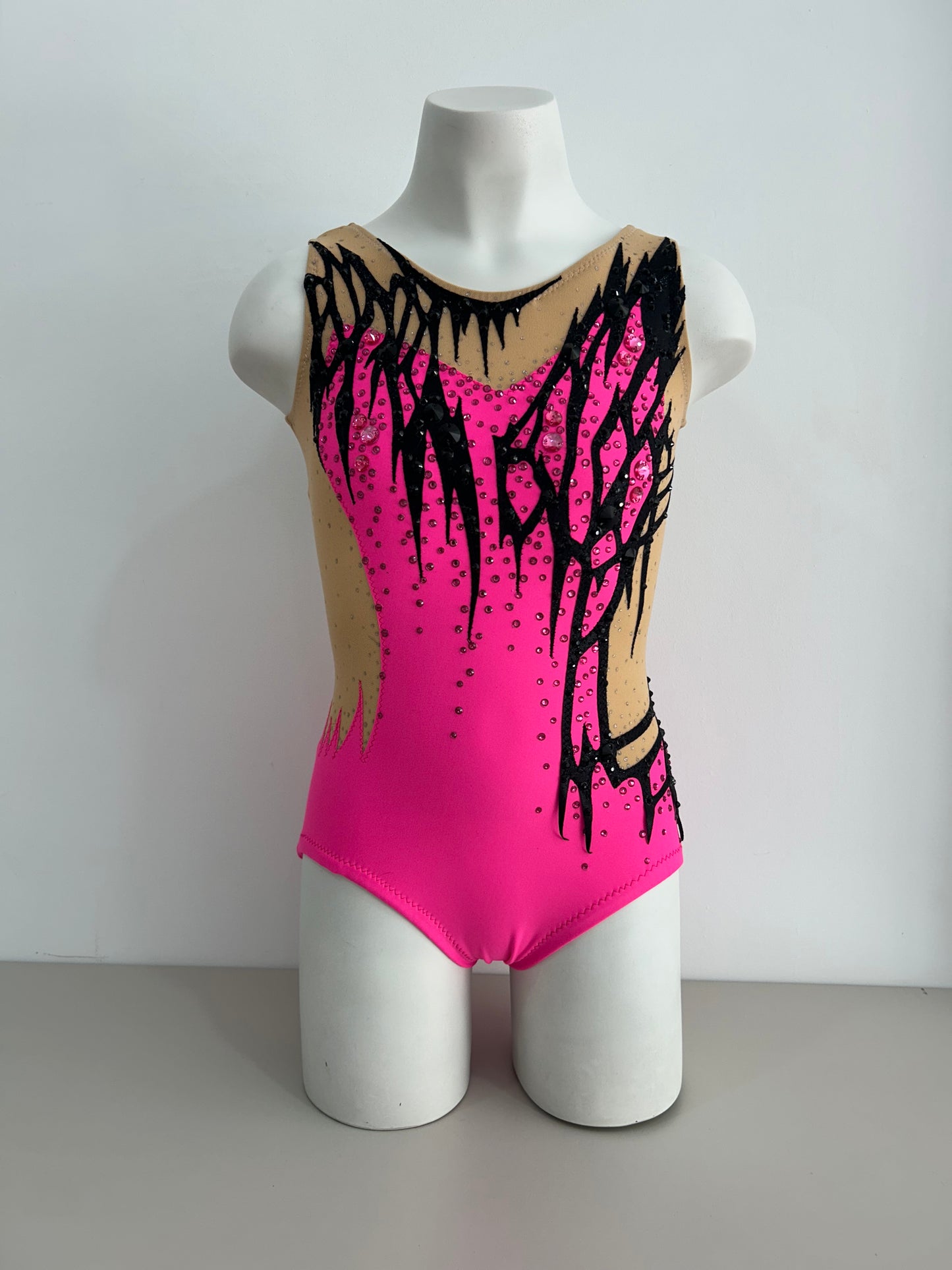 maillot competicion gimnasia ritmica competicion en venta madrid malla mallot maoit mayots gimnasta shaer tienda de gimnasia ritmica y maillots a medida en madrid españa envios fucsia rosa fluor negro competir