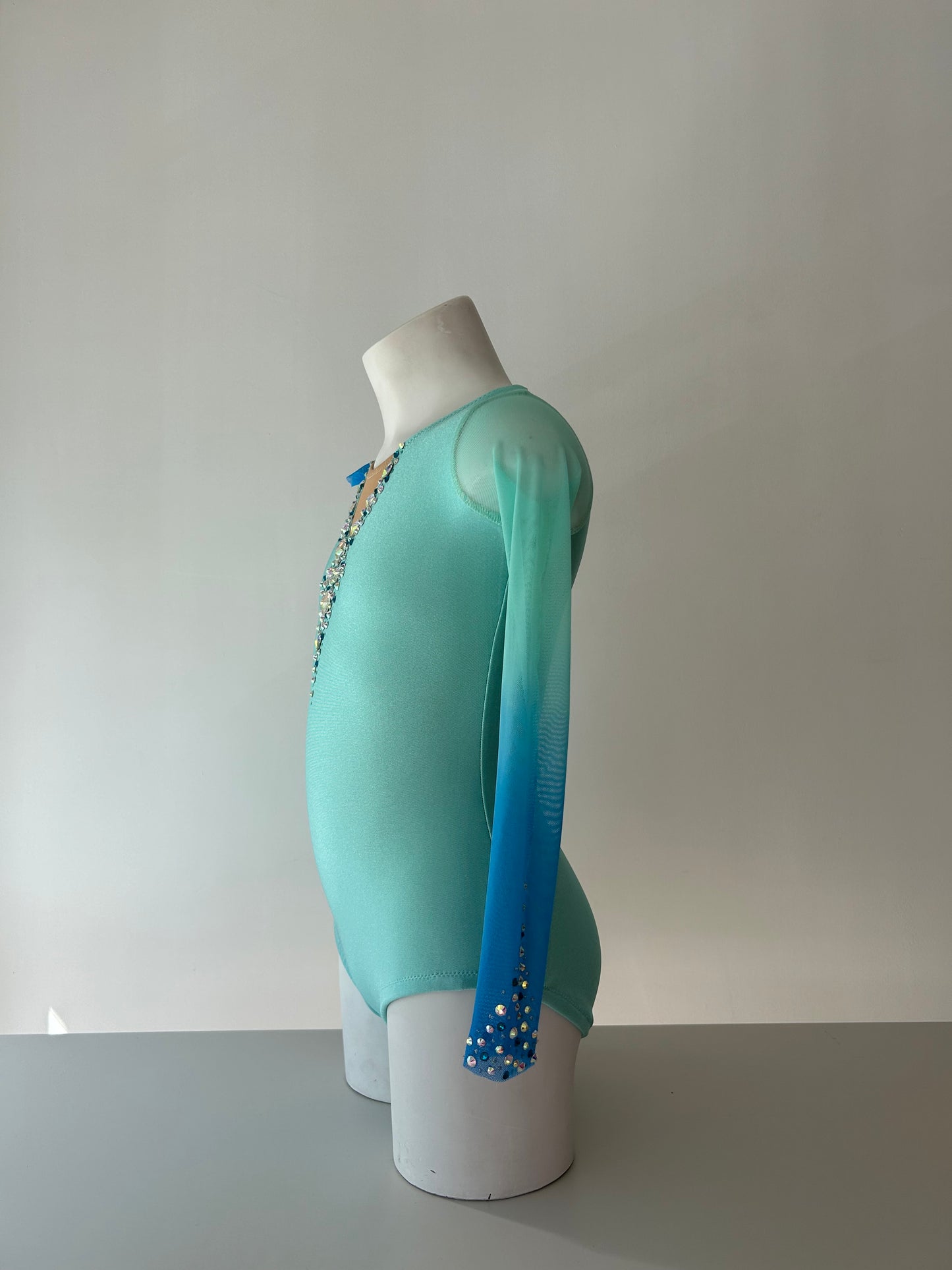 Maillot azul claro degradado ~ Talla 6