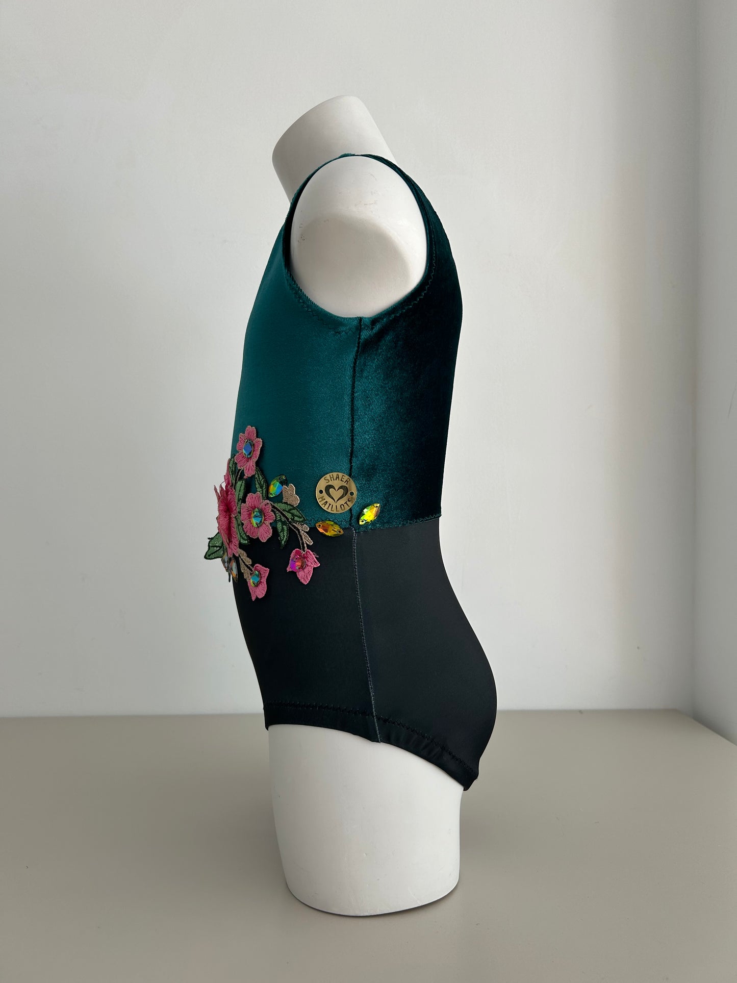 Maillot verde con flores ~ Talla 6