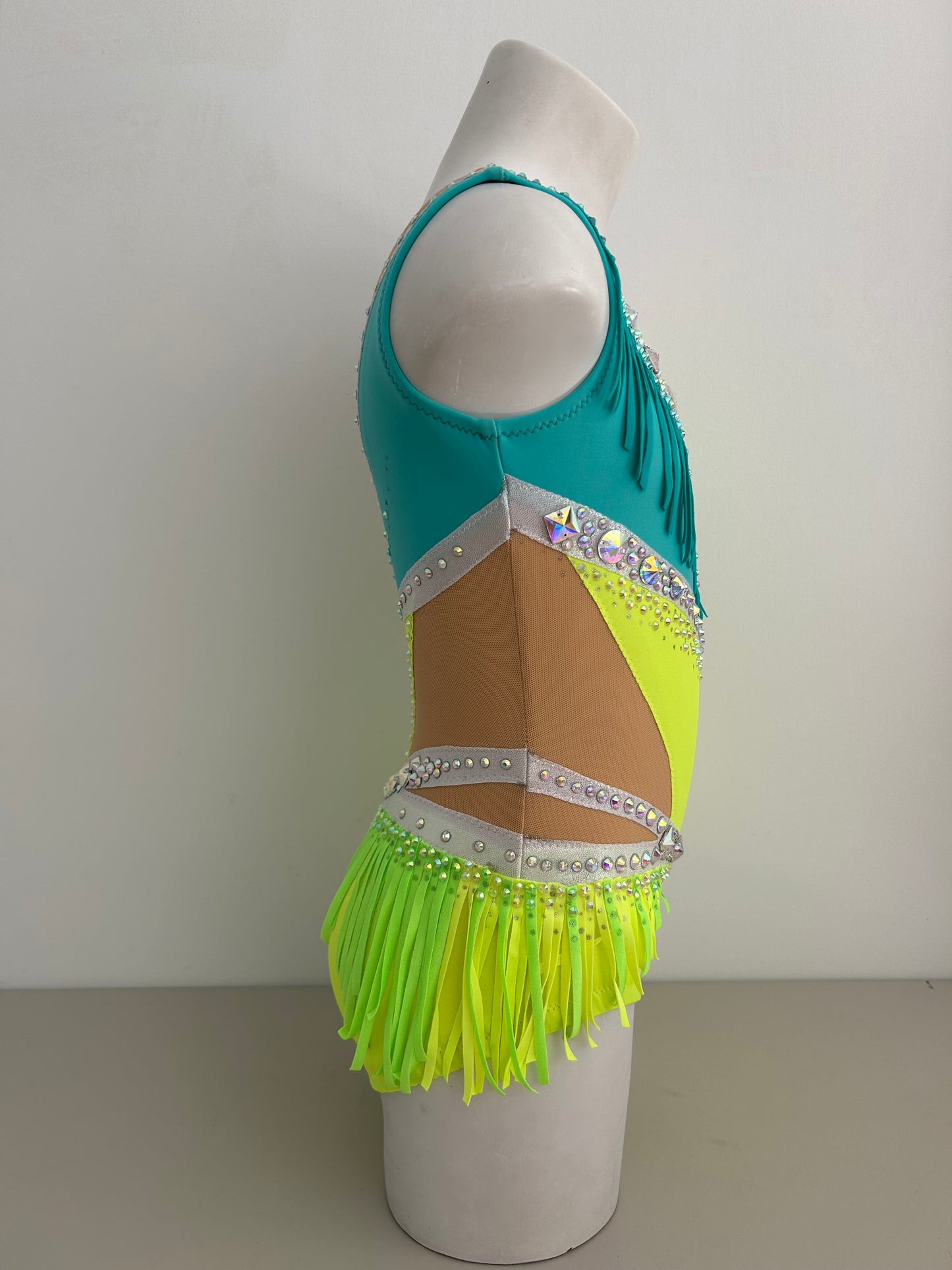 Maillot de competición malla mallot maillots shaer tienda de gimnasia ritmica en madrid maillots de competicion en venta disponibles en Madrid España y online flecos lado