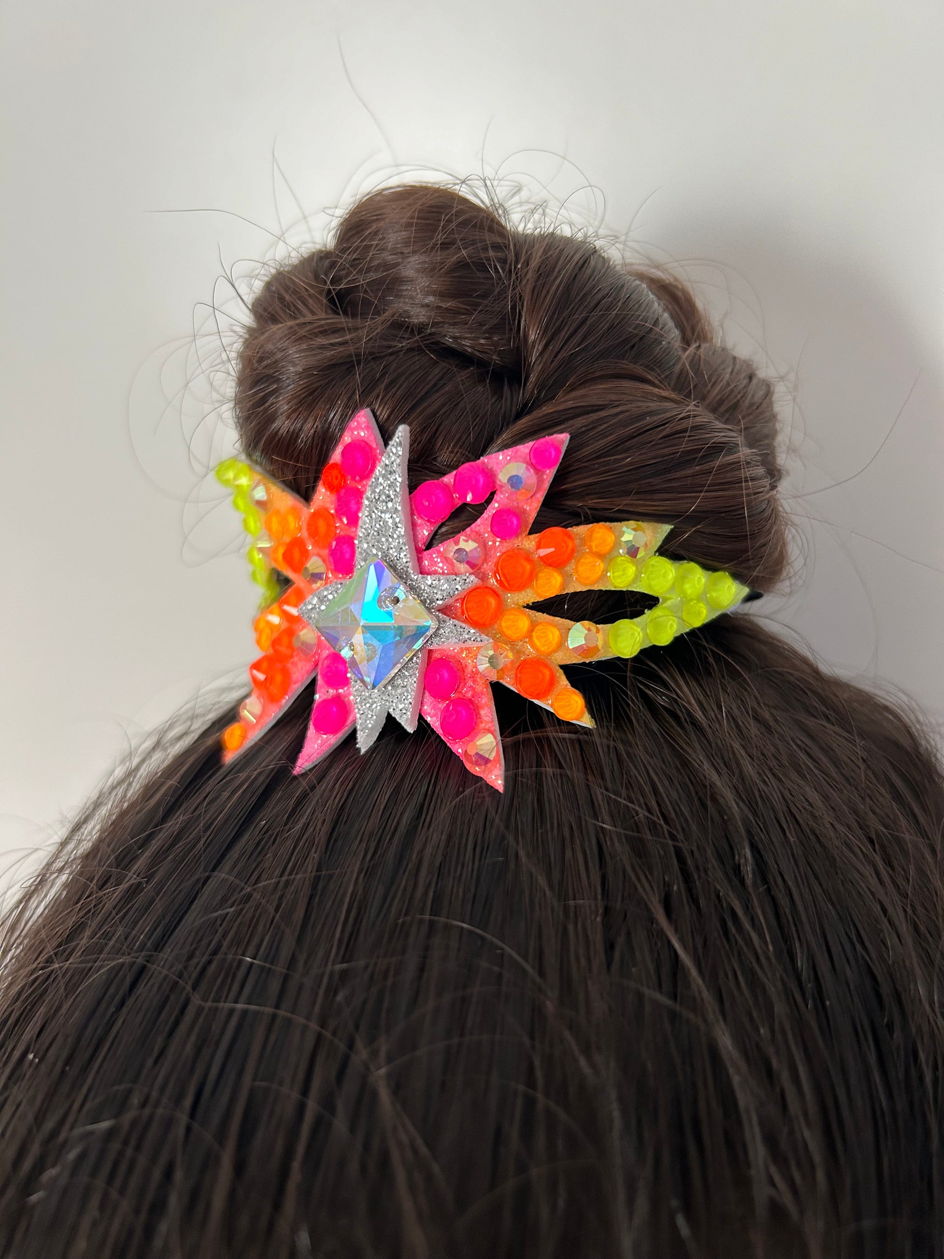 adorno de moño colores fluor para gimnasta de gimnasia ritmica edicion limitada shaer amarillo naranja rosa plata aurora boreal