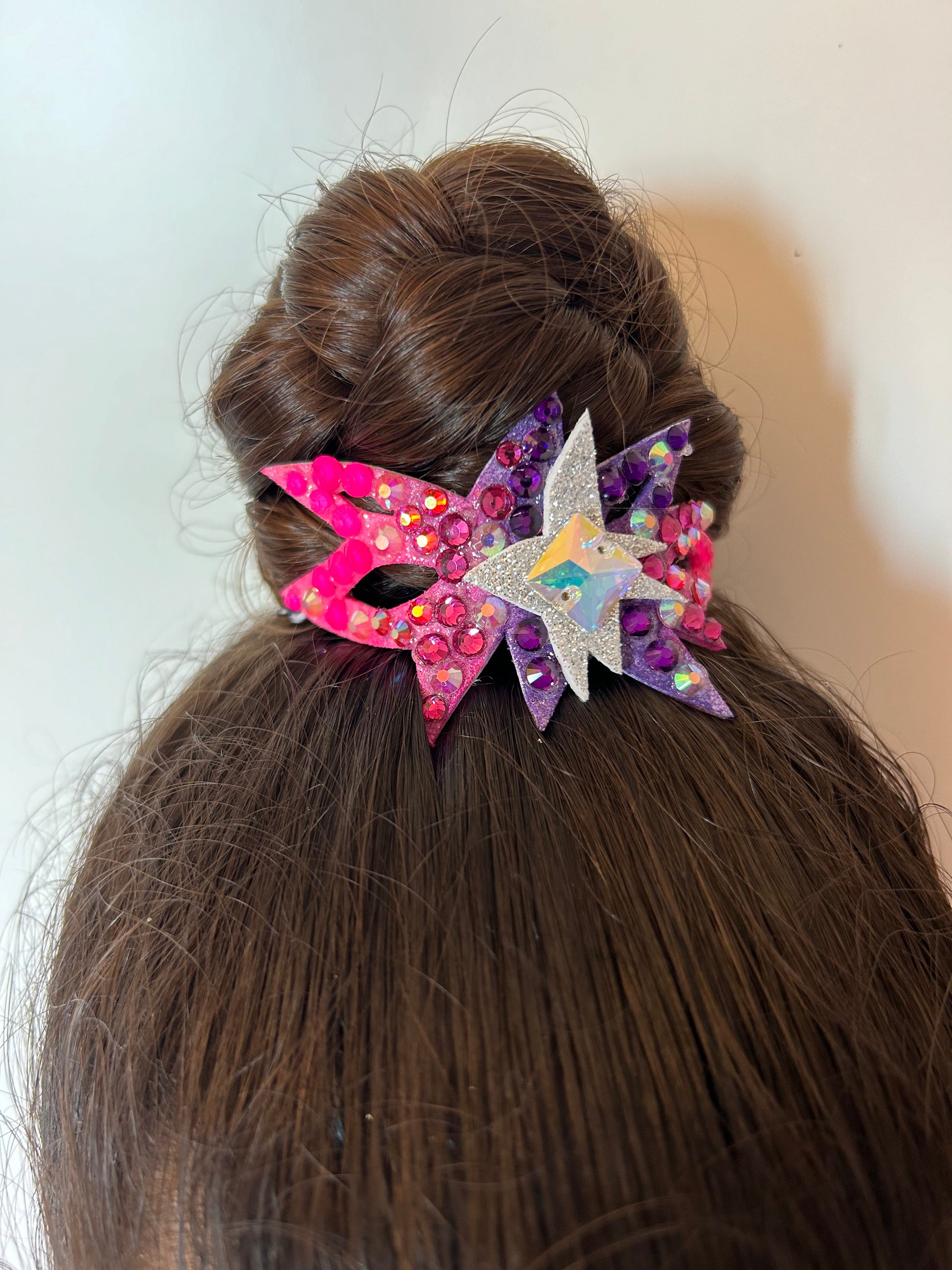 adorno de moño colores fluor para gimnasta de gimnasia ritmica edicion limitada shaer morado rosa plata aurora boreal