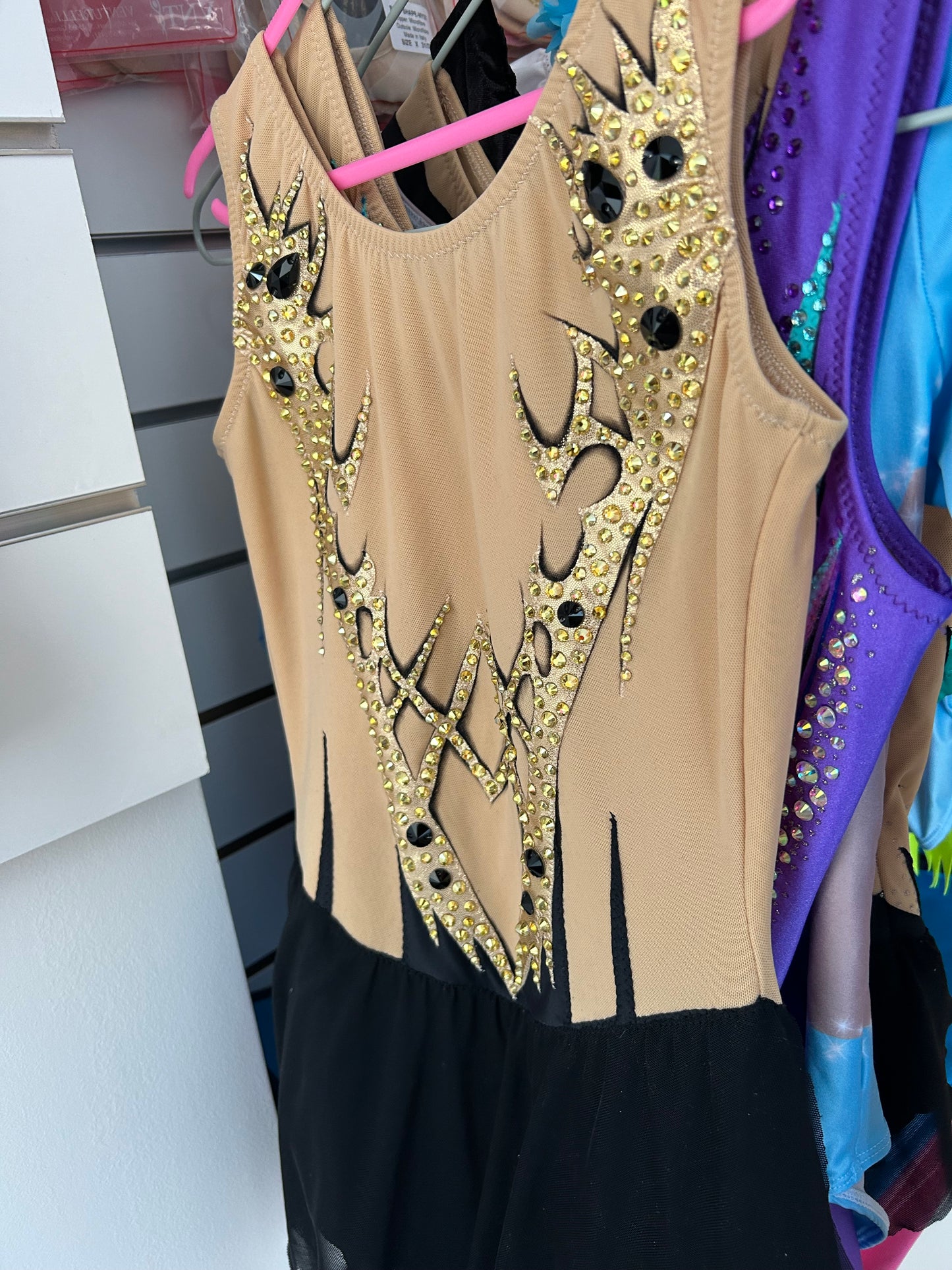 Maillot negro con dorado ~ Talla 16
