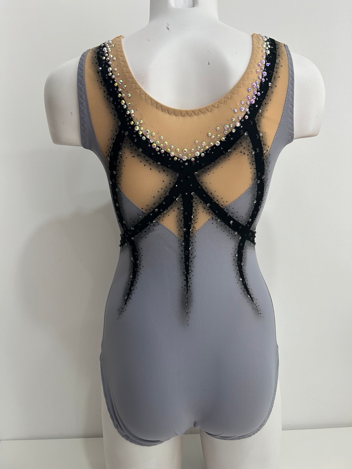 Maillot gris y negro~ talla S
