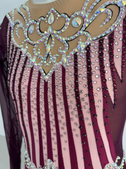 Mono burdeos ~ Talla 16