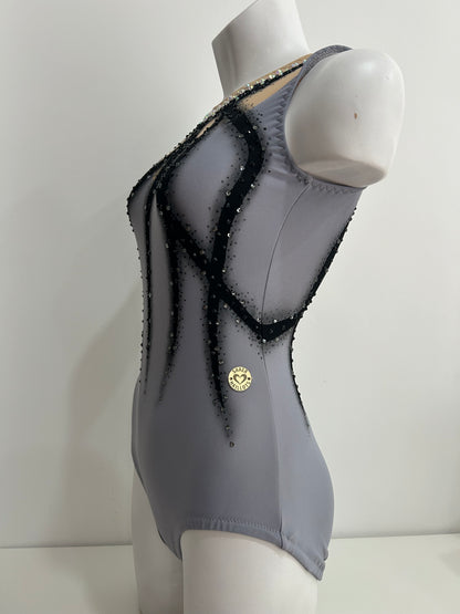 Maillot gris y negro~ talla S