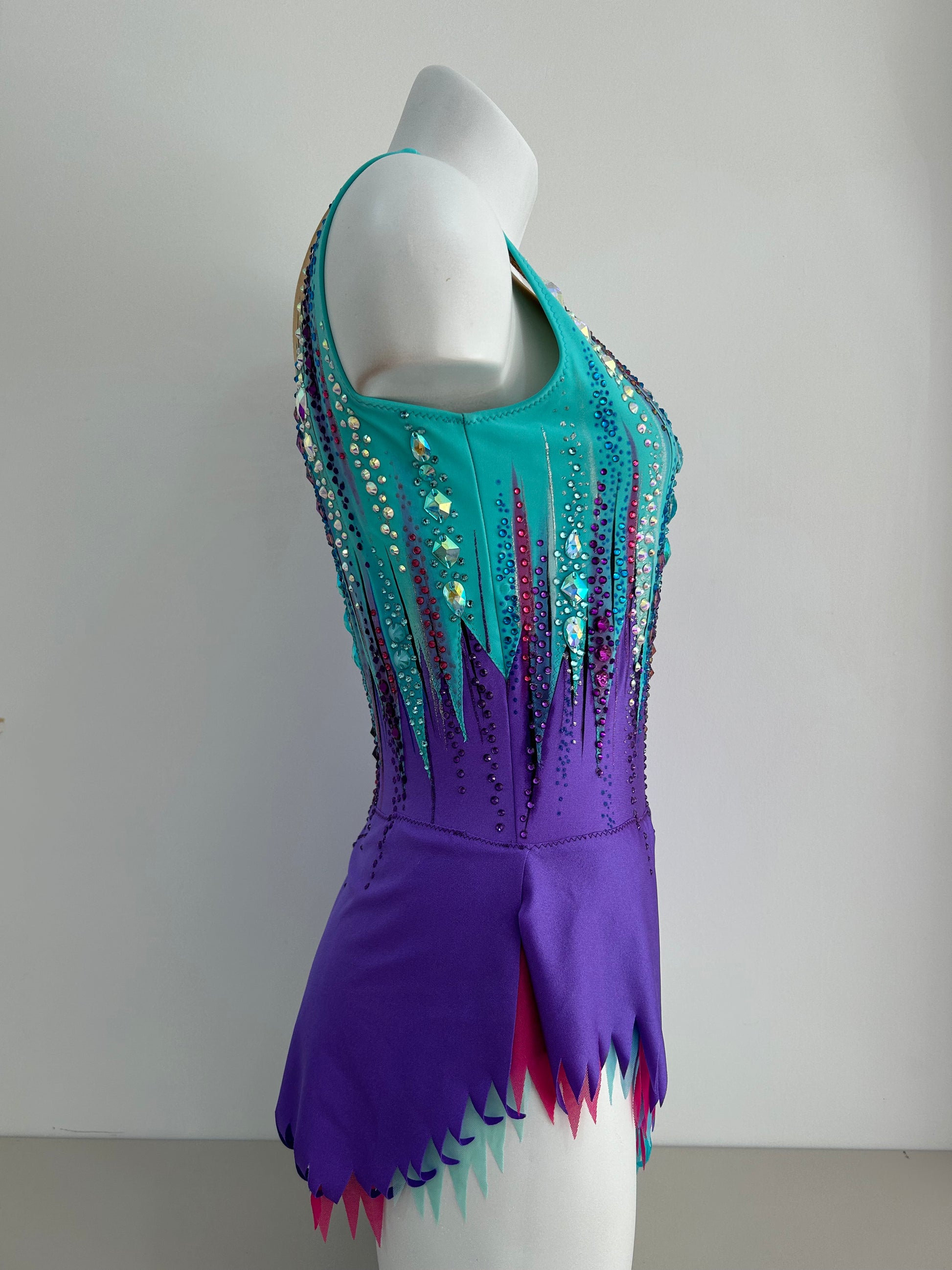 maillot competicion gimnasia ritmica competicion en venta madrid  malla mallot maoit mayots gimnasta shaer tienda de gimnasia ritmica y maillots a medida en madrid españa envios morado turquesa rosa falda picos bonito colorido elegante lateral cristales