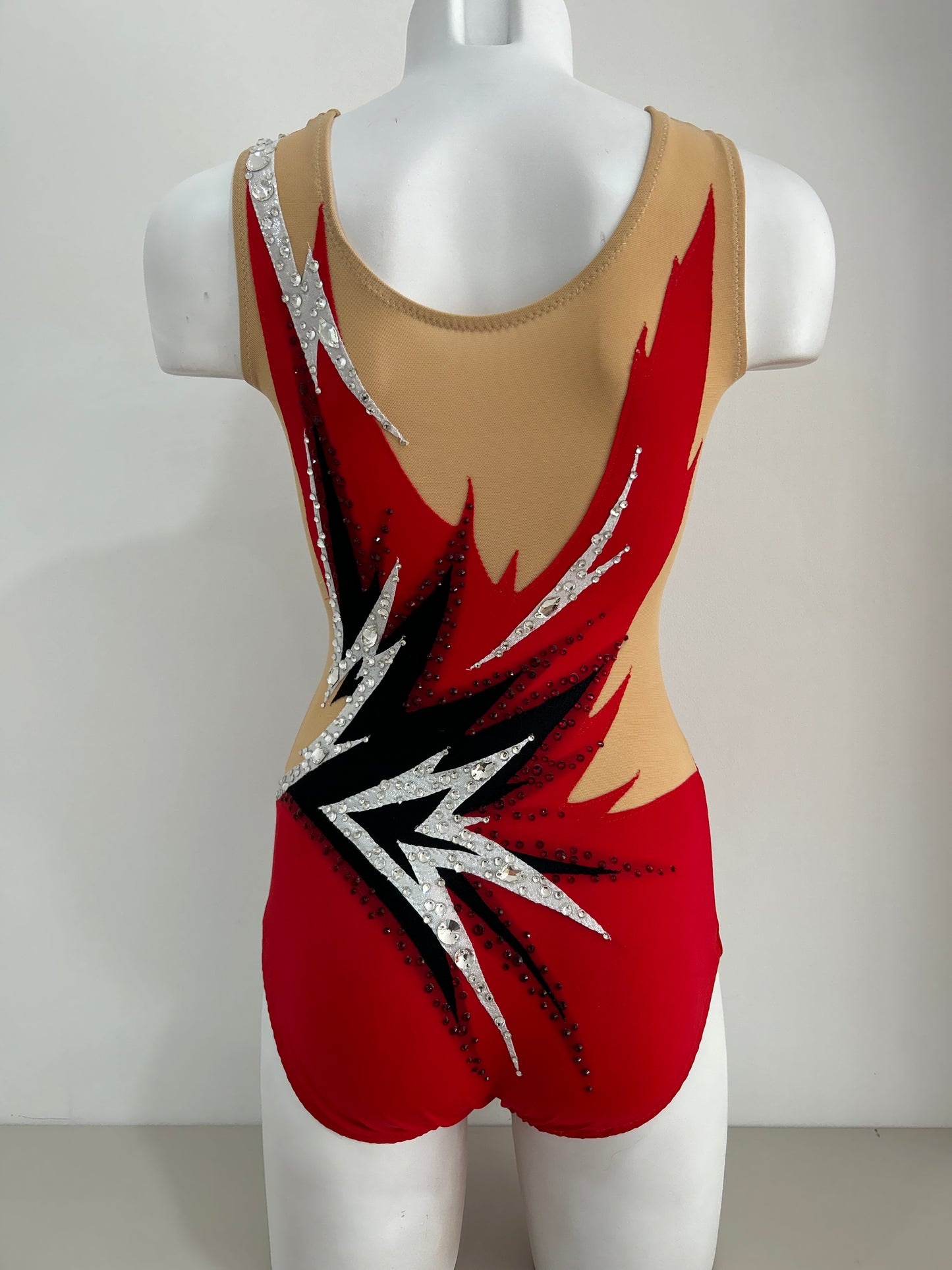 Maillot rojo y negro ~ Talla 16