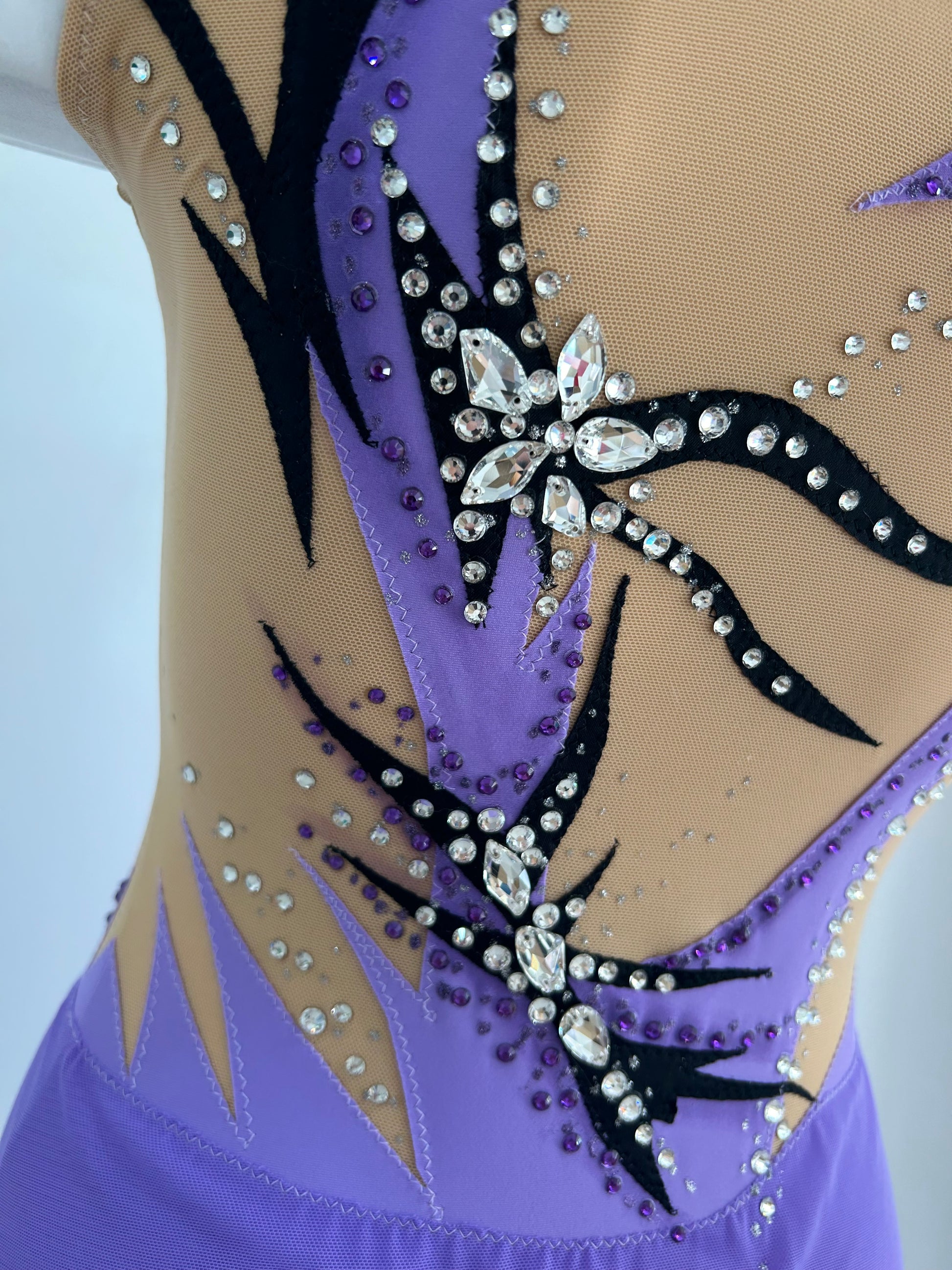 maillot competicion gimnasia ritmica competicion en venta madrid  malla mallot maoit mayots gimnasta shaer tienda de gimnasia ritmica y maillots a medida en madrid españa envios elegante lila negro carne  detalles cristales espejos brillo