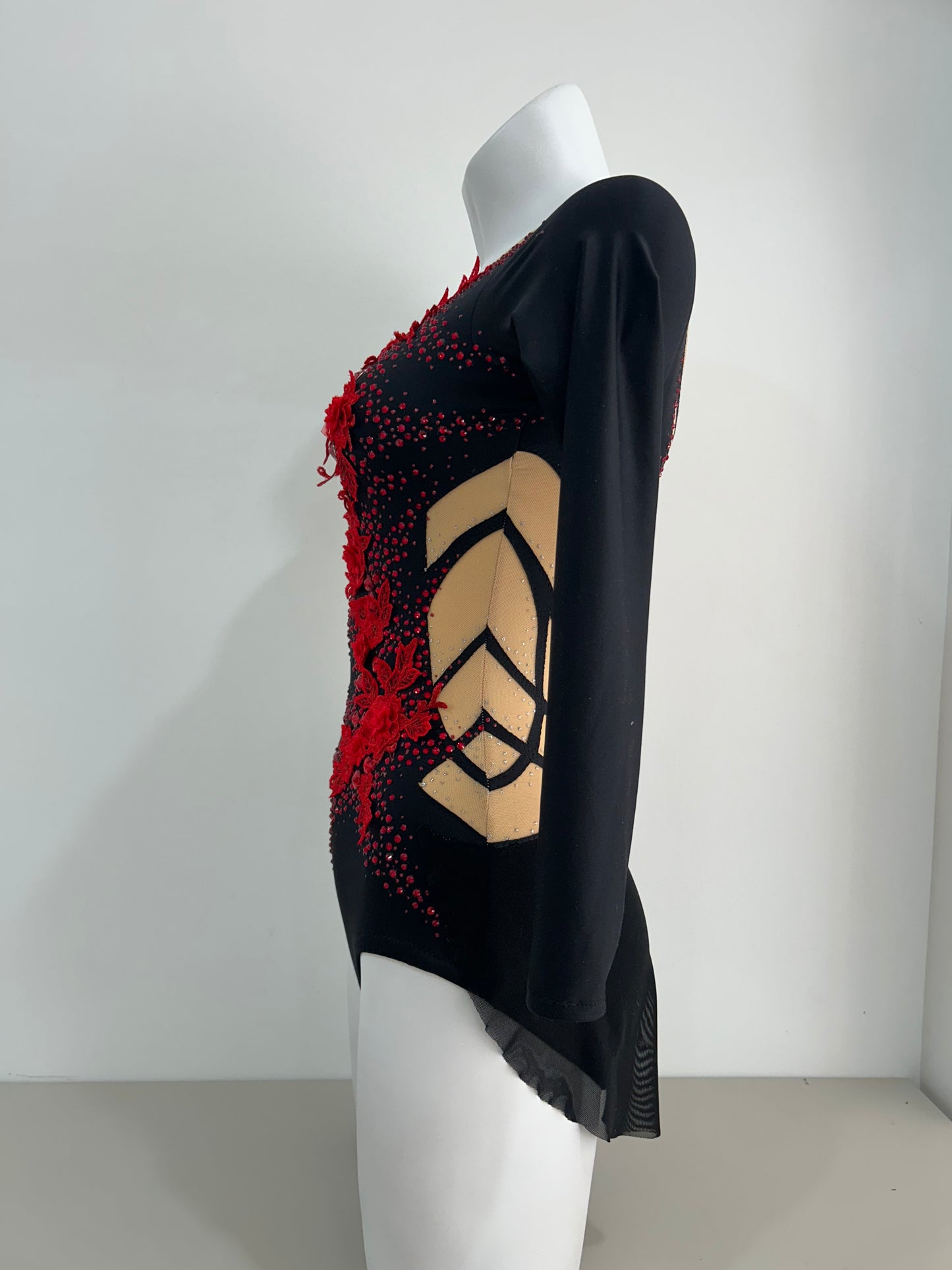 Maillot negro con flores ~ Talla 16