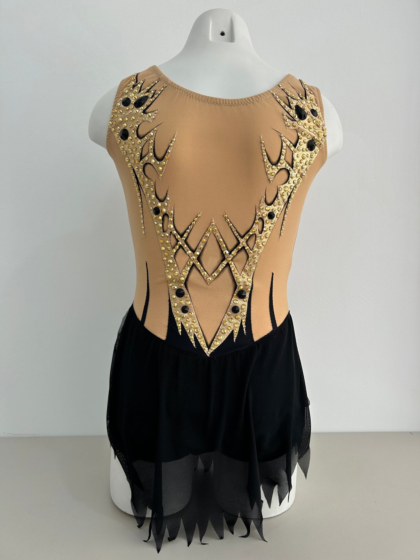 Maillot negro con dorado ~ Talla 16