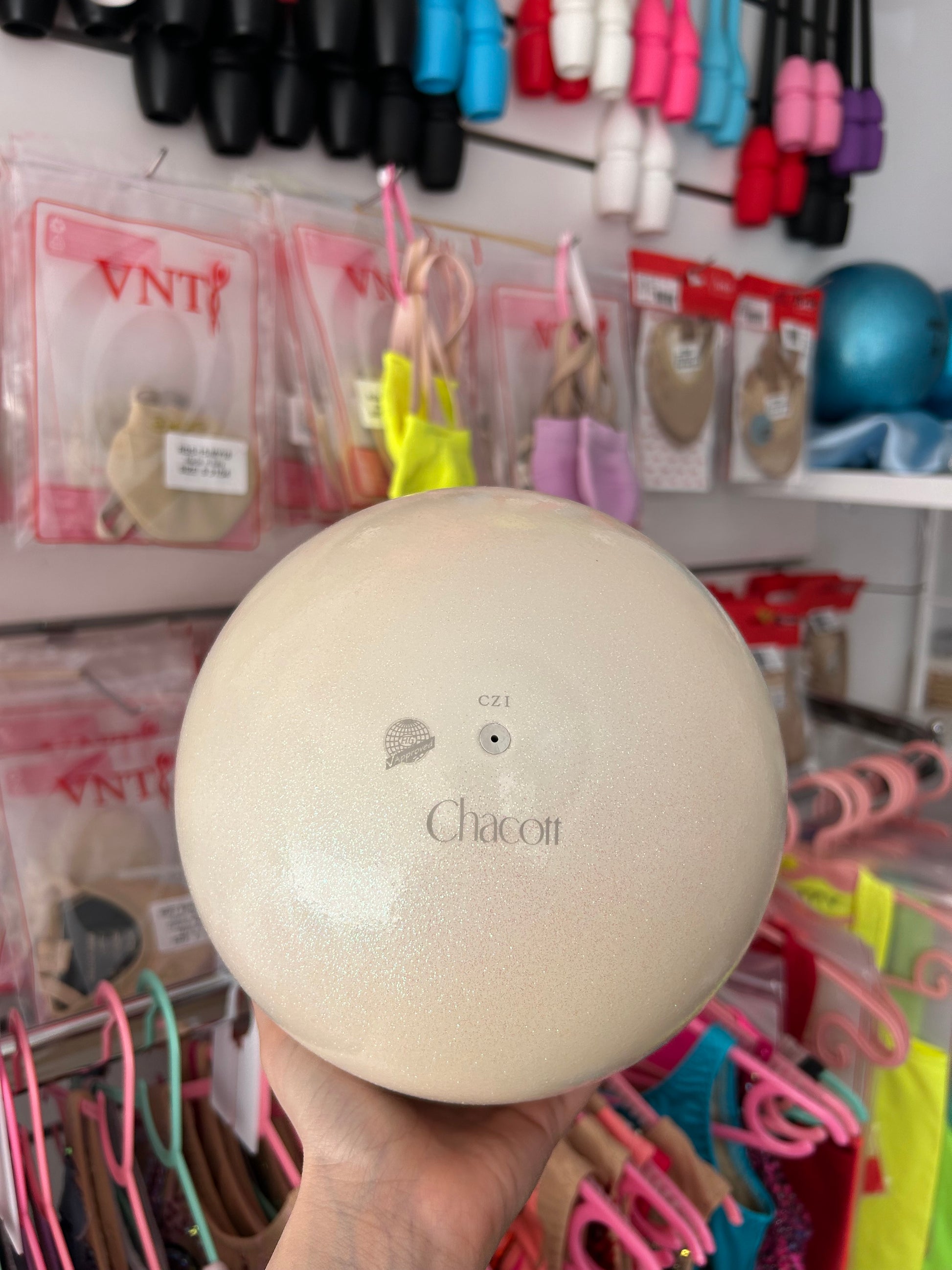 pelota ritmica, pelota homologada, pelota competición, aparato ritmica, material FIG, gimnasia ritmica competición, pelota profesional, accesorios gimnasia ritmica Shaer tienda rítmica Madrid envíos a España online 