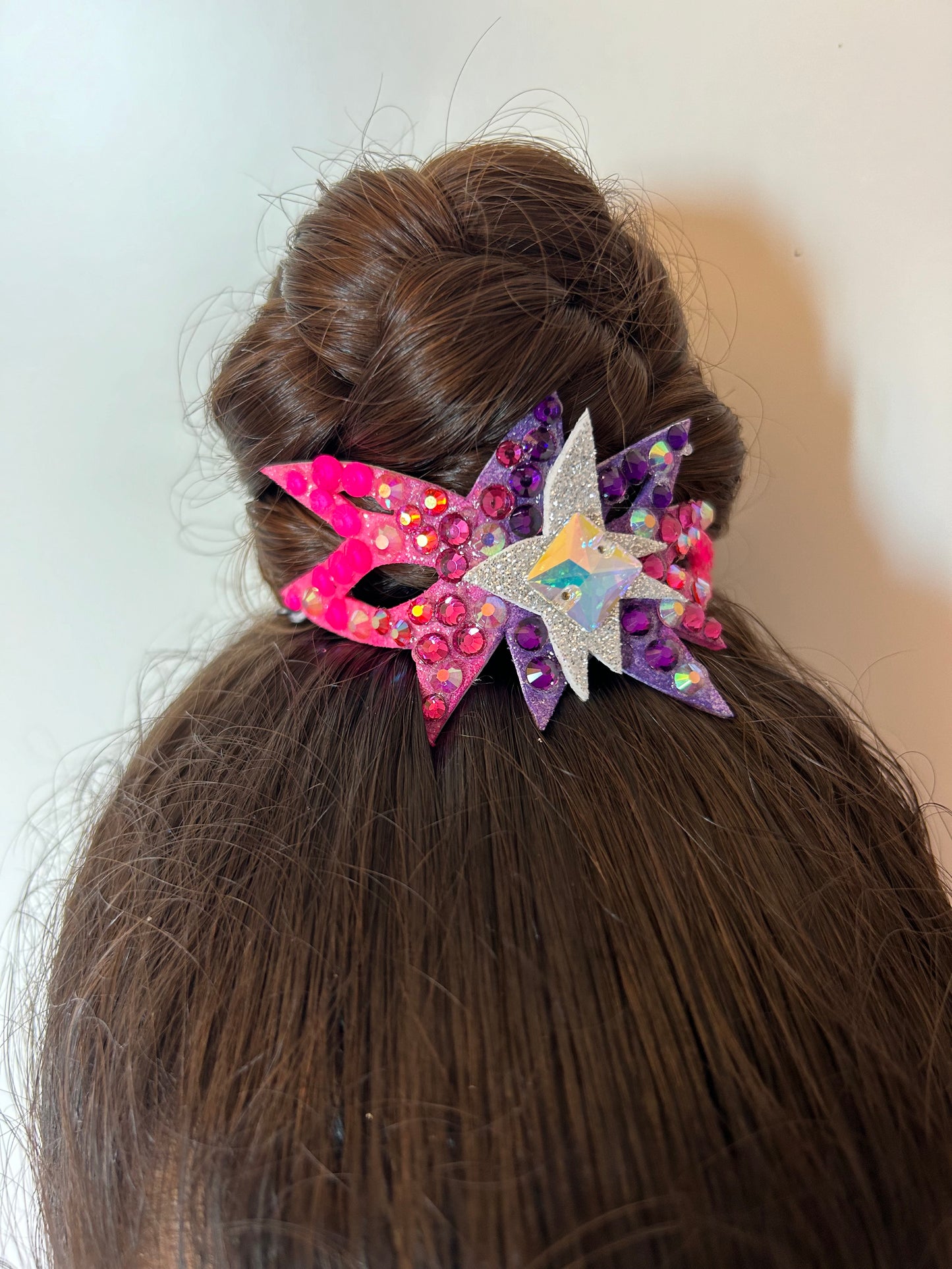 adorno de moño colores fluor para gimnasta de gimnasia ritmica edicion limitada shaer morado rosa plata aurora boreal