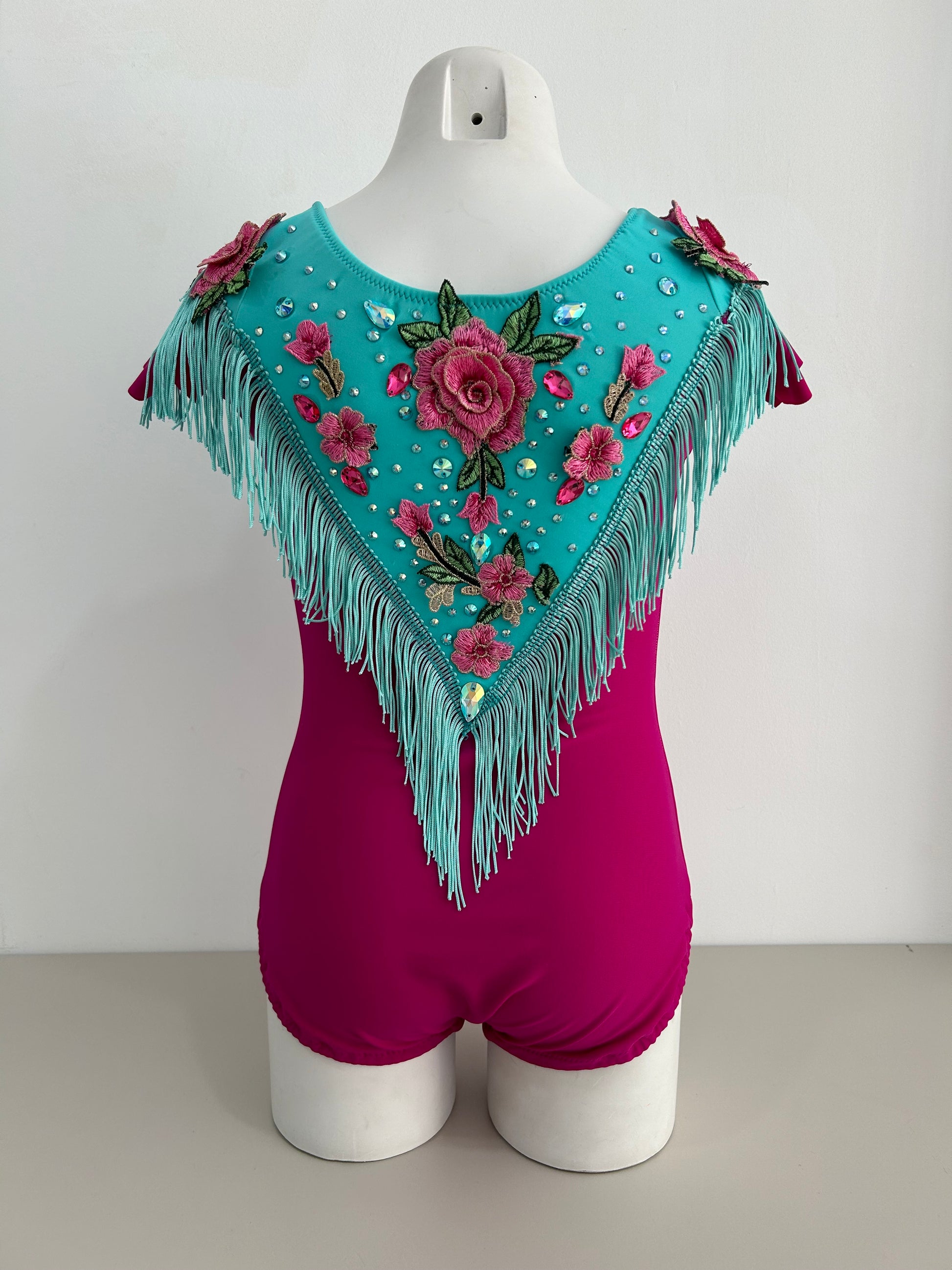 maillots competicion manton mantoncillo gimnasia ritmica fucsia turquesa 