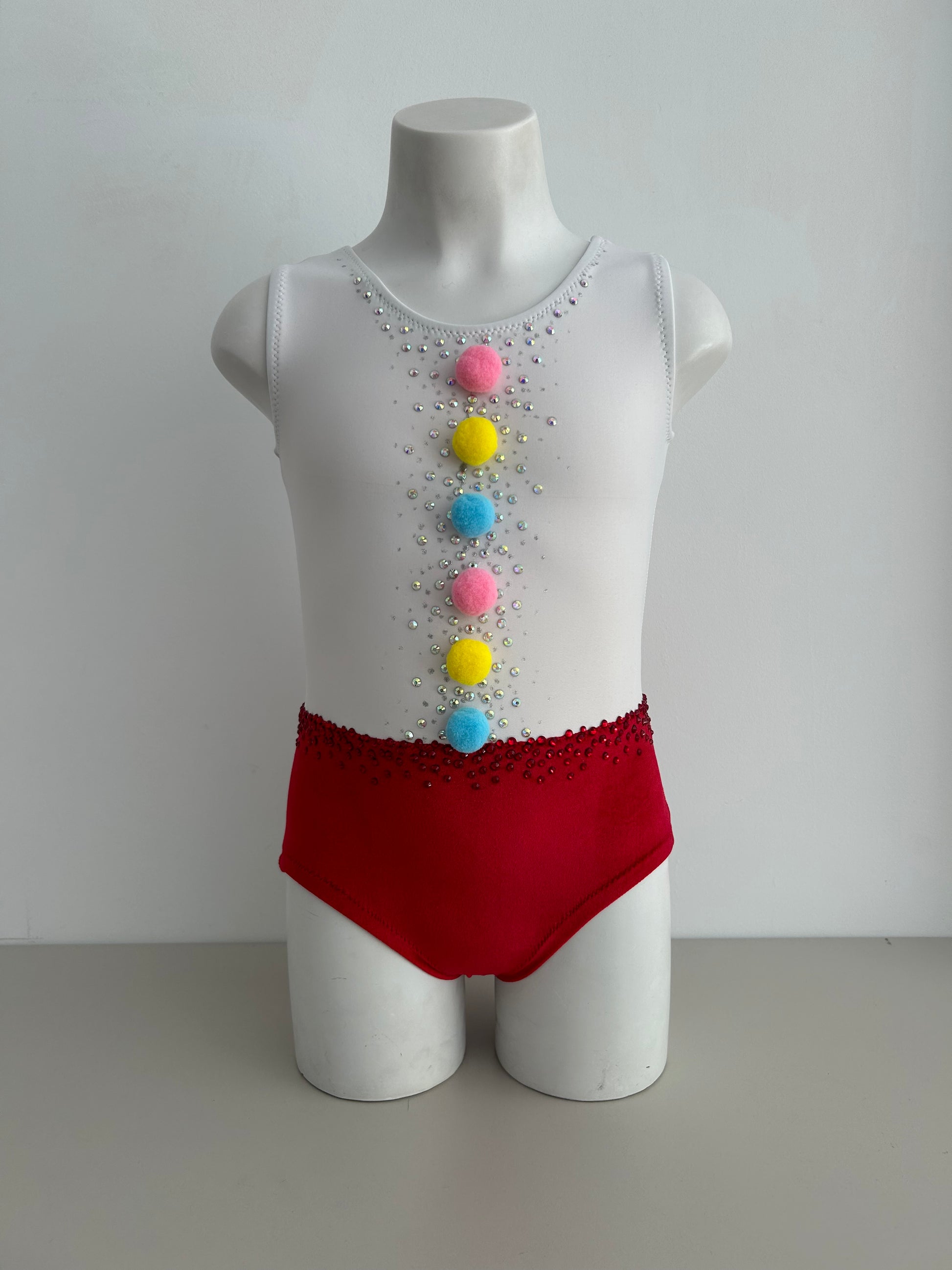 maillot barato niña pequeña gimnasia ritmica gimnasta escuela shaer tienda de gimnasia ritmica madrid  payasa circo pompones botones
